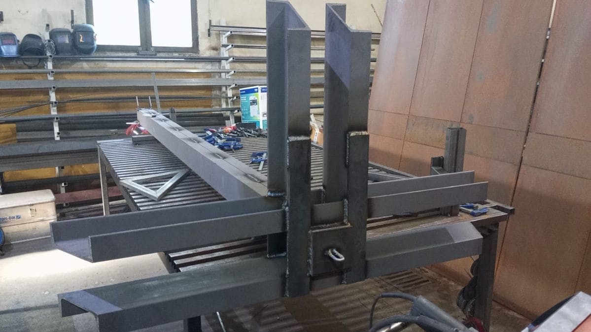 Taller de soldadura y estructuras metálicas